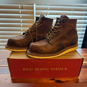 Red Wing Boots (M9)